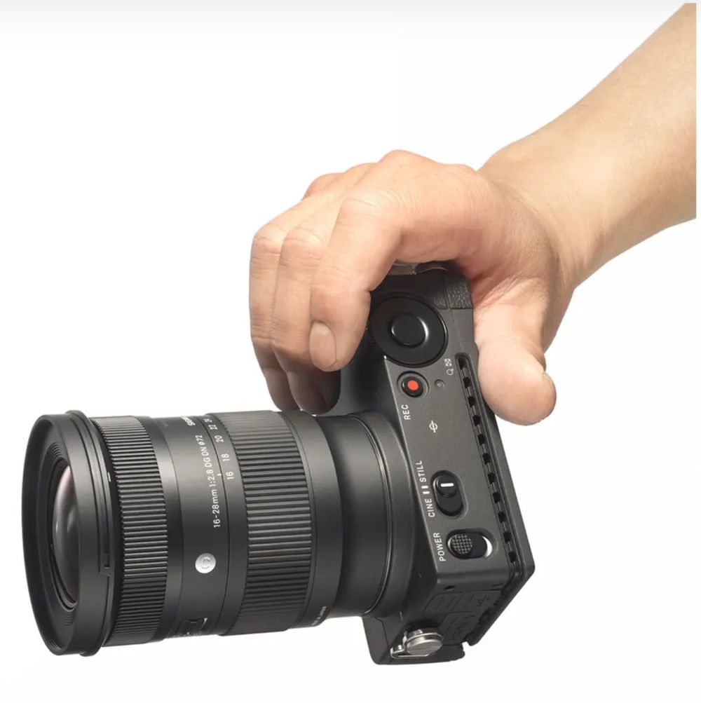 Hunt's Photo & Video Photography Retailer Hunt's Photo & Video Photography Retailer